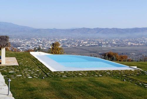 Battifolle-ruscello-poggiola Villa Sleeps 8 Pool