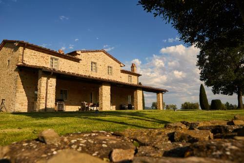 Battifolle-ruscello-poggiola Villa Sleeps 8 Pool