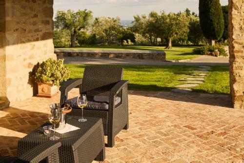 Battifolle-ruscello-poggiola Villa Sleeps 8 Pool