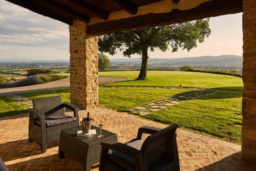 Battifolle-ruscello-poggiola Villa Sleeps 8 Pool