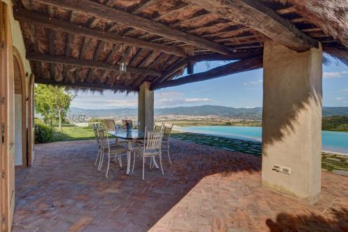 Battifolle-ruscello-poggiola Villa Sleeps 8 Pool