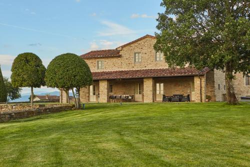 Battifolle-ruscello-poggiola Villa Sleeps 8 Pool
