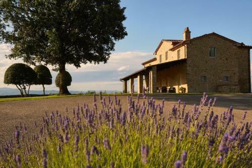 Battifolle-ruscello-poggiola Villa Sleeps 8 Pool