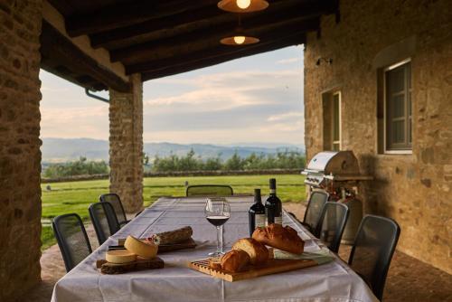 Battifolle-ruscello-poggiola Villa Sleeps 8 Pool