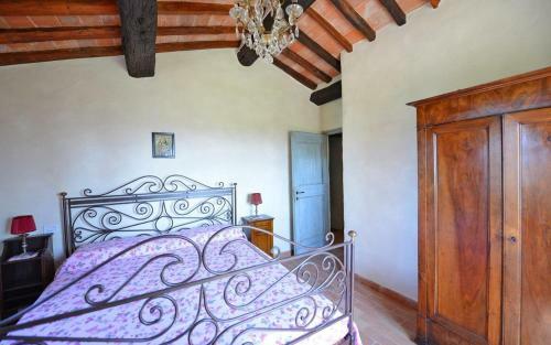 Battifolle-ruscello-poggiola Villa Sleeps 8 Pool