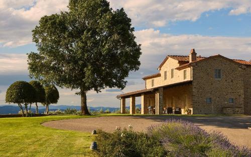 Battifolle-ruscello-poggiola Villa Sleeps 8 Pool
