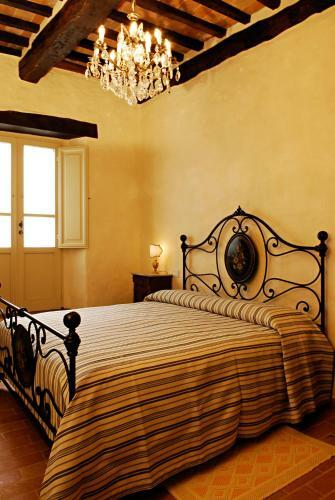 Battifolle-ruscello-poggiola Villa Sleeps 8 Pool