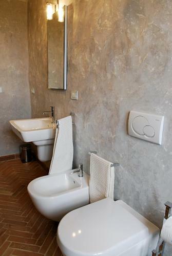 Battifolle-ruscello-poggiola Villa Sleeps 8 Pool
