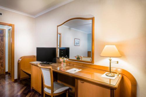 Hotel Capital Inn