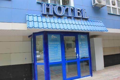 Three Dolphins Hotel