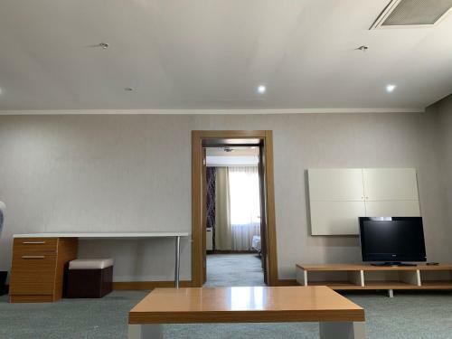 Grand Nur Plaza Hotel