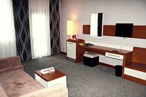 Grand Nur Plaza Hotel