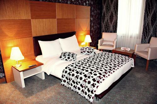 Grand Nur Plaza Hotel