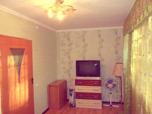 Apartment On Zakarpatskaya Street