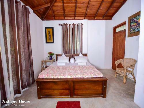 Villa Antique House
