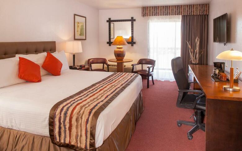 Hotel Canyon Plaza Resort