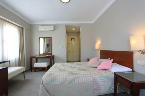 Summer Hotel