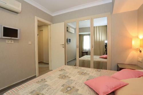 Summer Hotel