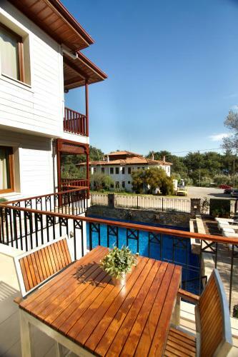 Summer Hotel