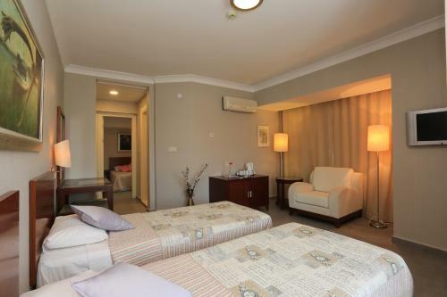 Summer Hotel