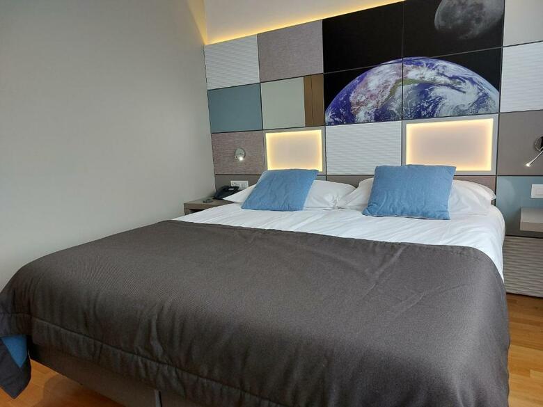 Discovery Hotel