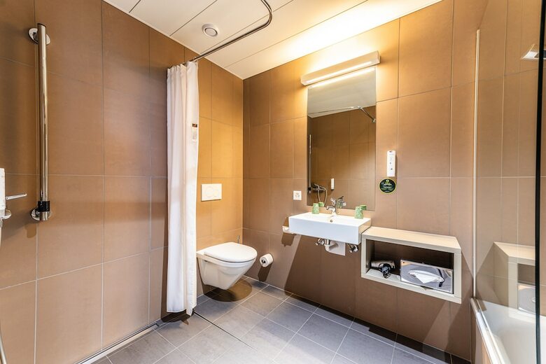 Discovery Hotel