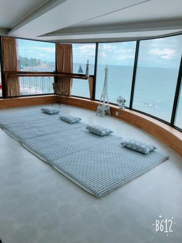 Seaside Sunrise Pension