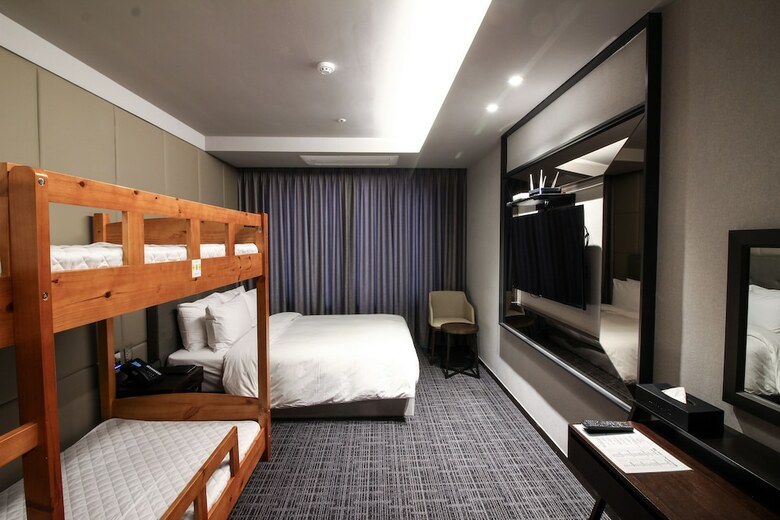 Golden Tulip Ever Yongin Hotel