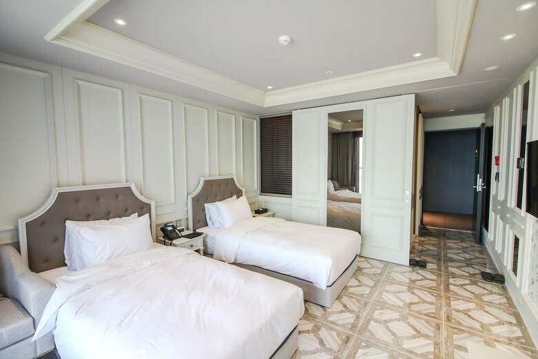 Golden Tulip Ever Yongin Hotel