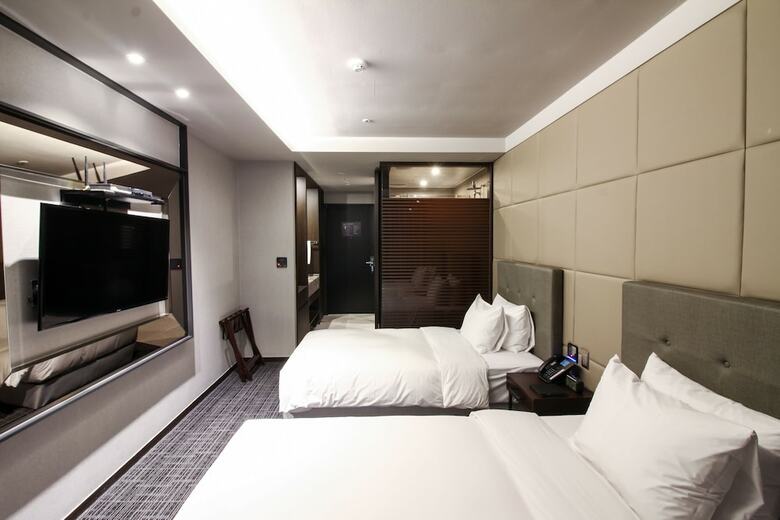 Golden Tulip Ever Yongin Hotel