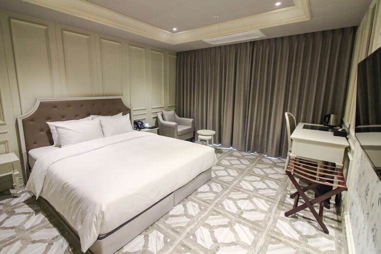 Golden Tulip Ever Yongin Hotel