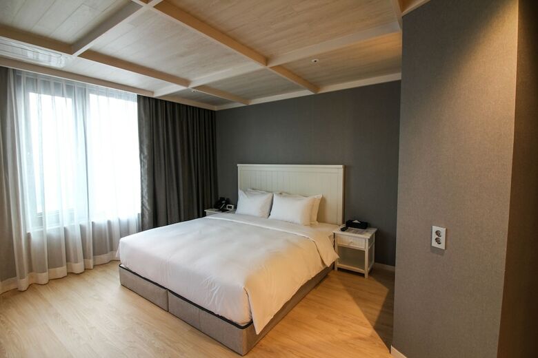 Golden Tulip Ever Yongin Hotel