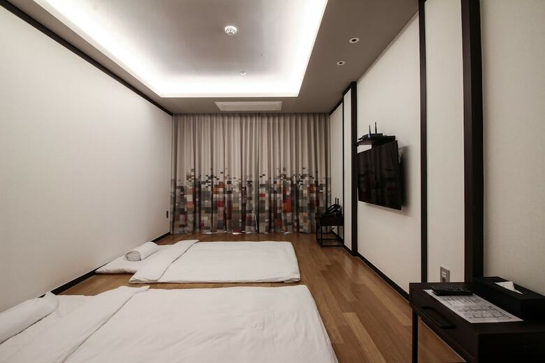 Golden Tulip Ever Yongin Hotel