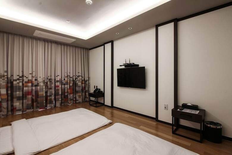 Golden Tulip Ever Yongin Hotel