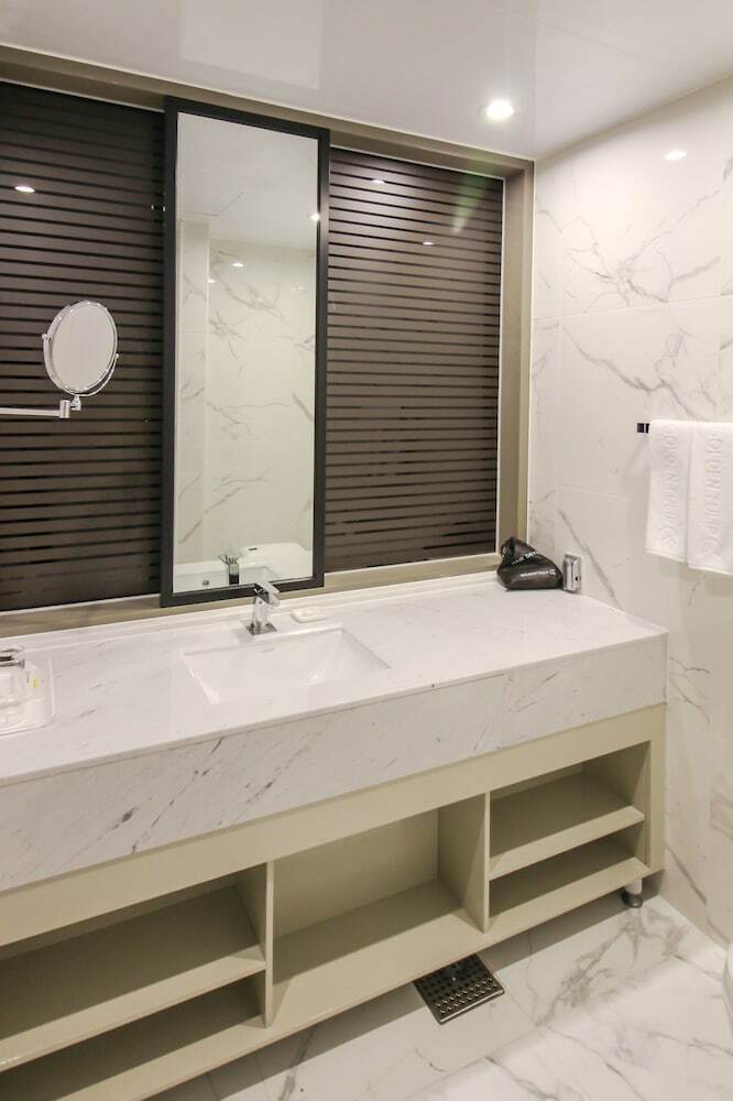 Golden Tulip Ever Yongin Hotel