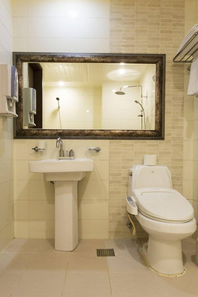Carlton Hotel