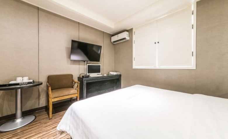 Rampart Hotel