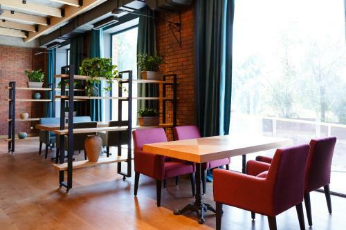 Eleven Hotel And Hall