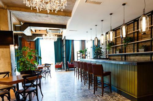 Eleven Hotel And Hall