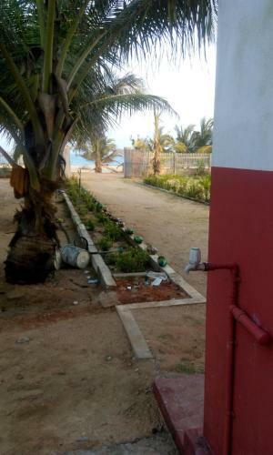 Hostal Beach Guest House Addalaichenai