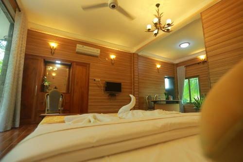 Hotel Thevni Reception Hall And Holiday Resort