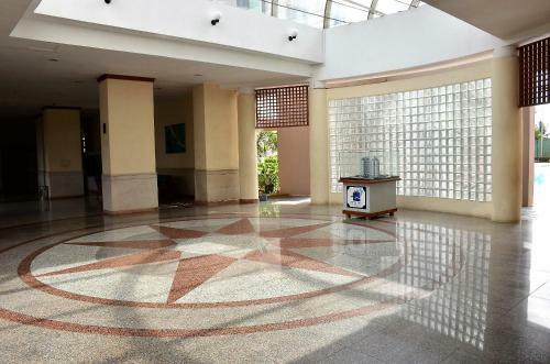 Royal Park 15th Floor 2 Br Luxury Apartment
