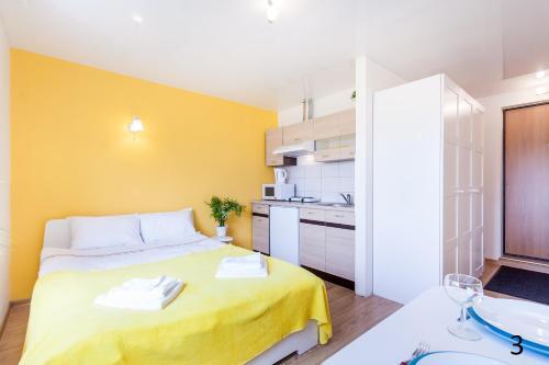 Apartment 90
