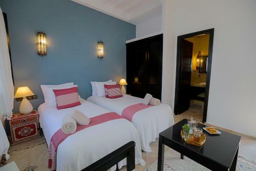 Hostal Riad Dar Awil