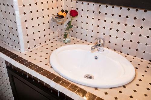 Hostal Riad Dar Awil