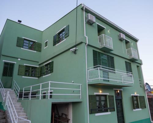 Apartments Miona