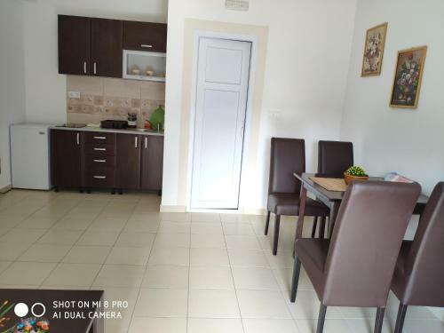 Apartments Brnjada Sutomore
