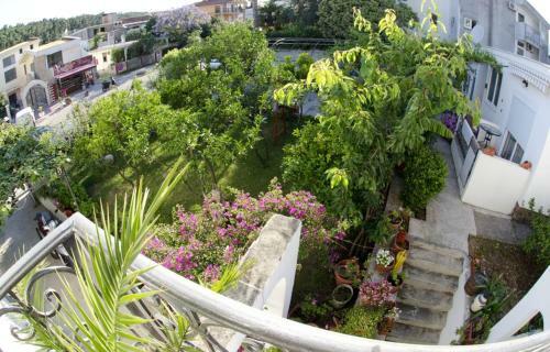 Apartments And Rooms Sole Mar