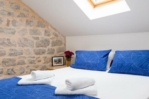 Apartamentos Perast Sea Window