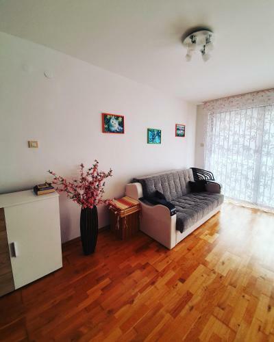 Leea Apartments